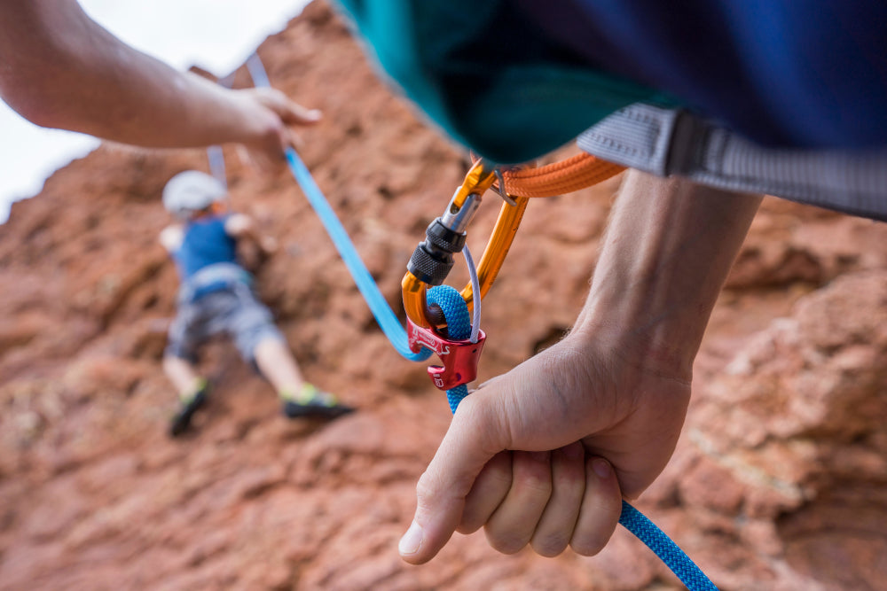 How to Choose Your Belaying System for Climbing